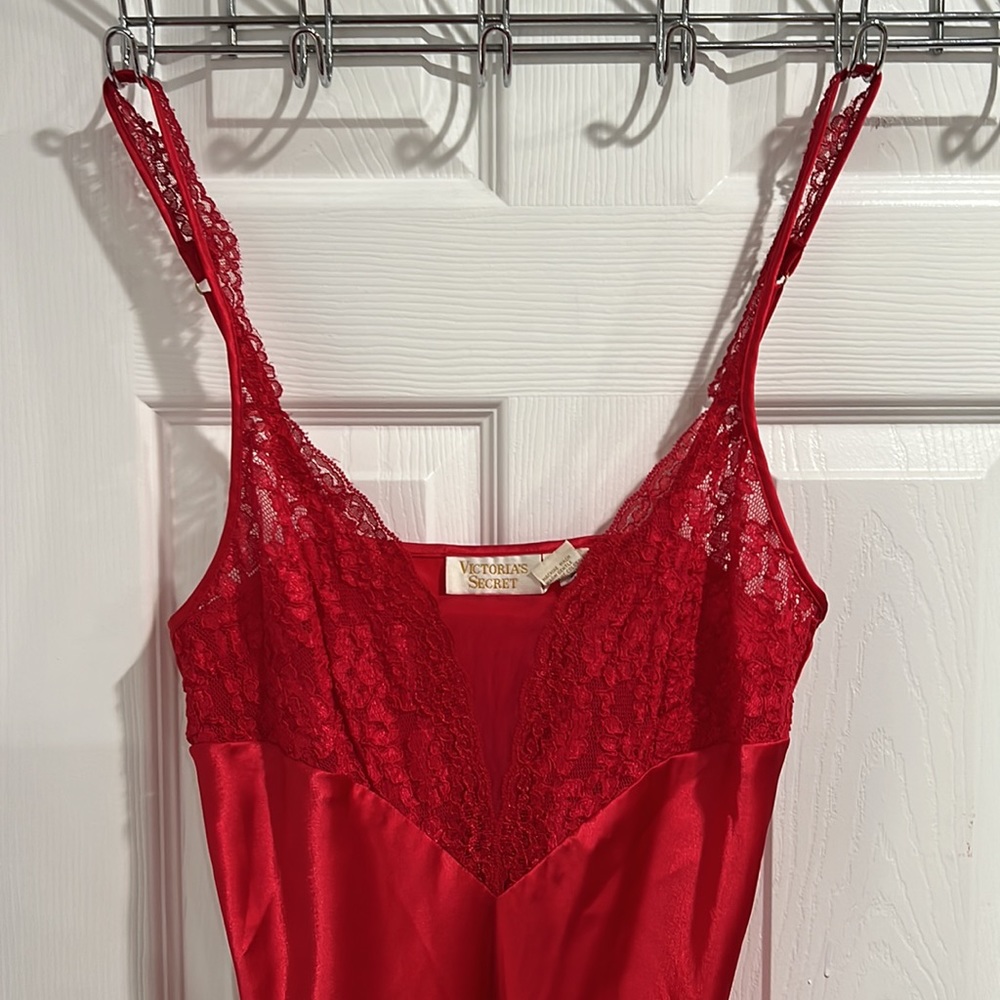 Vintage VS Nightgown - Picture 4 of 15